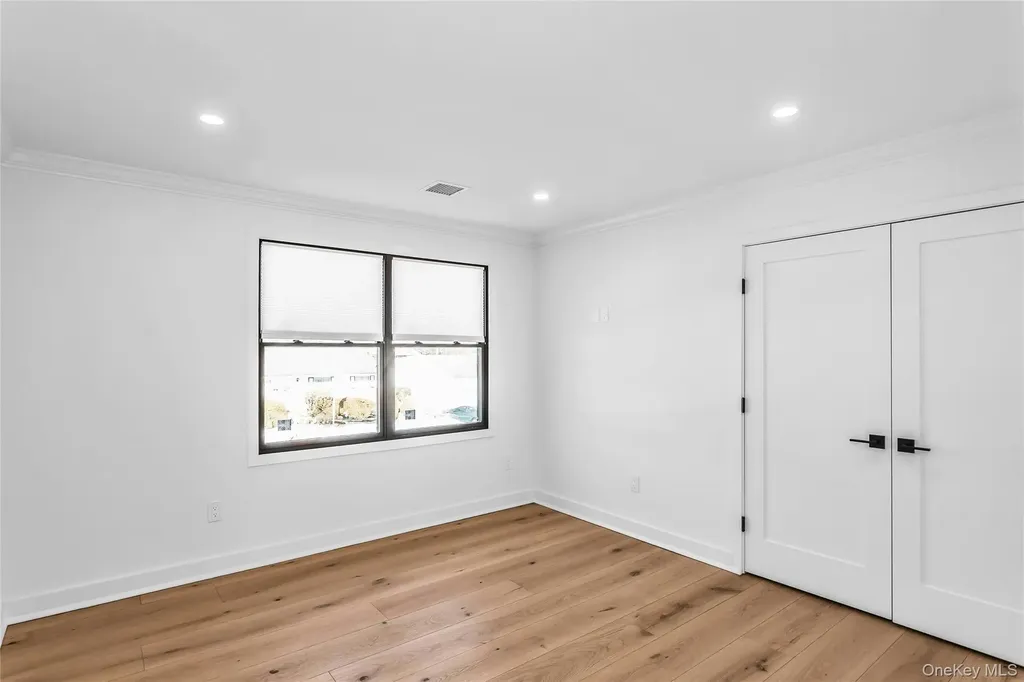8 Allison Drive Old Bethpage NY 11804