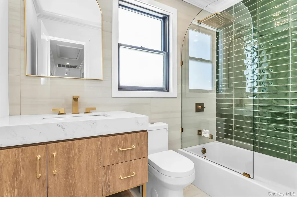 8 Allison Drive Old Bethpage NY 11804