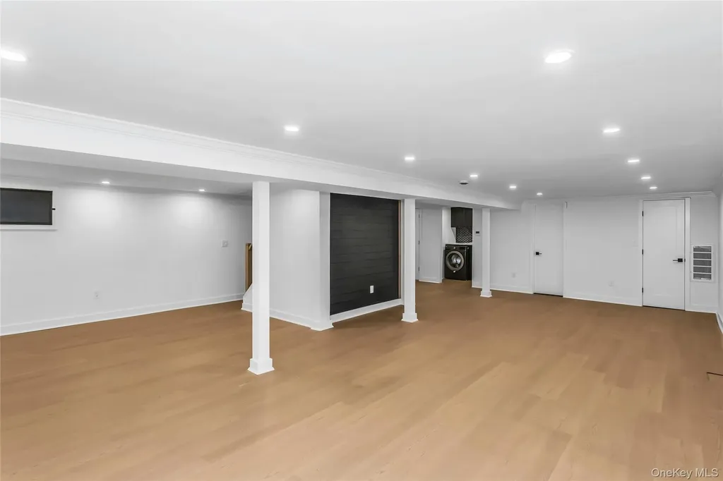 8 Allison Drive Old Bethpage NY 11804