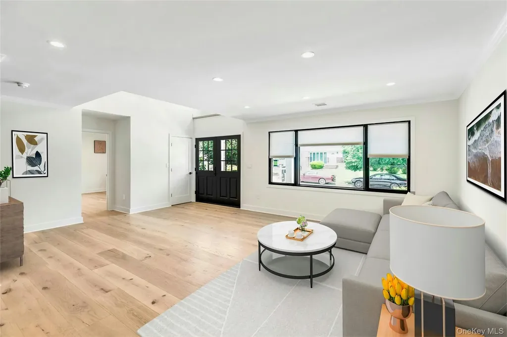 8 Allison Drive Old Bethpage NY 11804