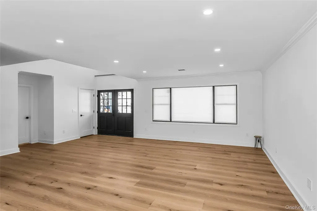 8 Allison Drive Old Bethpage NY 11804