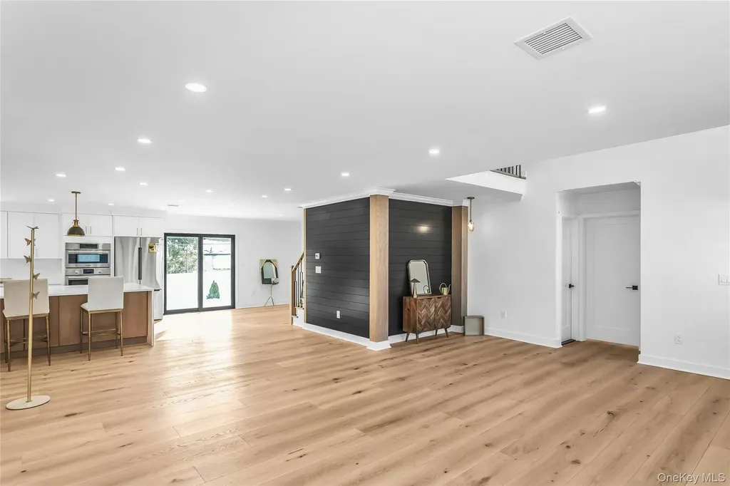 8 Allison Drive Old Bethpage NY 11804