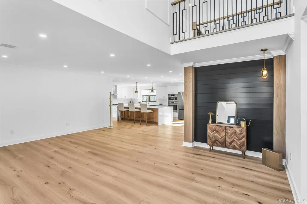 8 Allison Drive Old Bethpage NY 11804