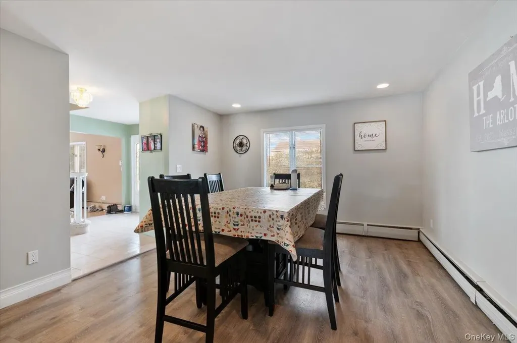 5 Lafayette Place Massapequa NY 11758