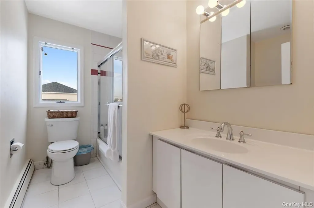5 Lafayette Place Massapequa NY 11758