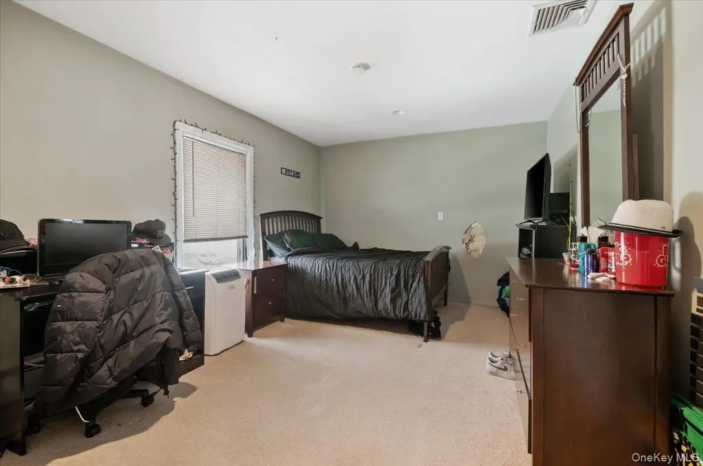 5 Lafayette Place Massapequa NY 11758