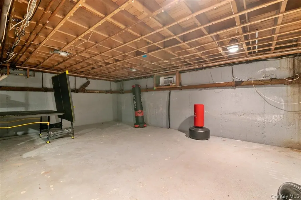 5 Lafayette Place Massapequa NY 11758