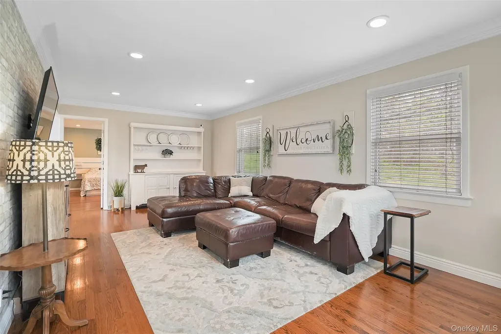 21 Varna Lane Mahopac NY 10541