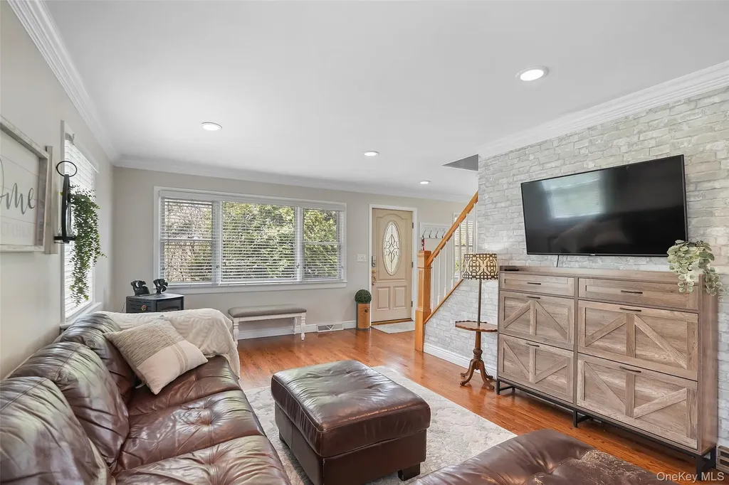 21 Varna Lane Mahopac NY 10541