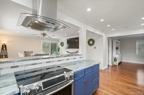21 Varna Lane Mahopac NY 10541