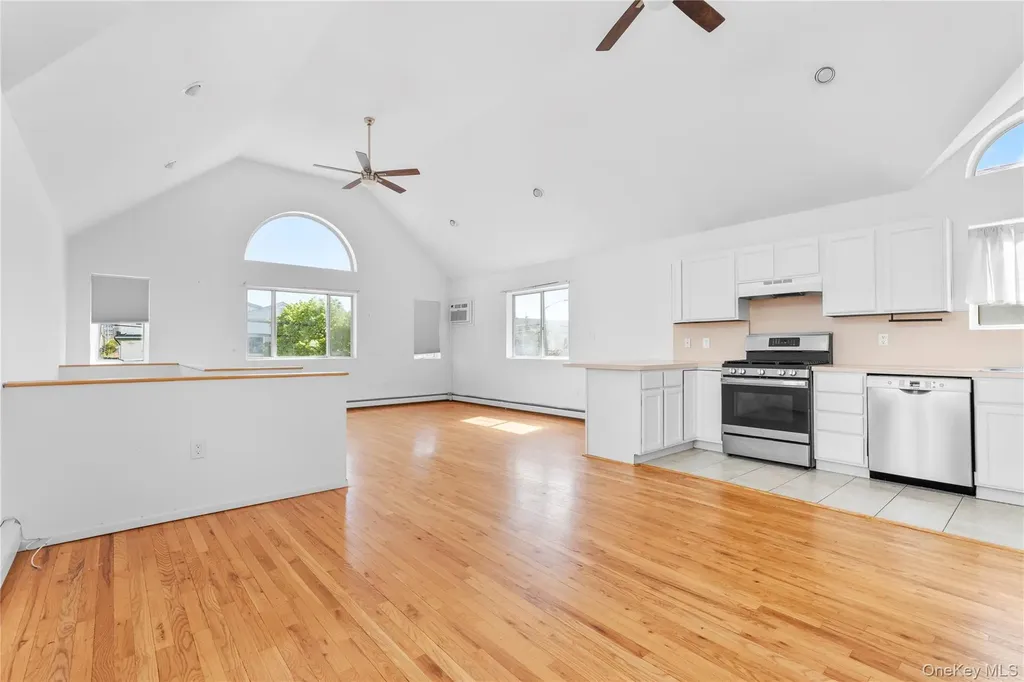 715 E Walnut Street Long Beach NY 11561