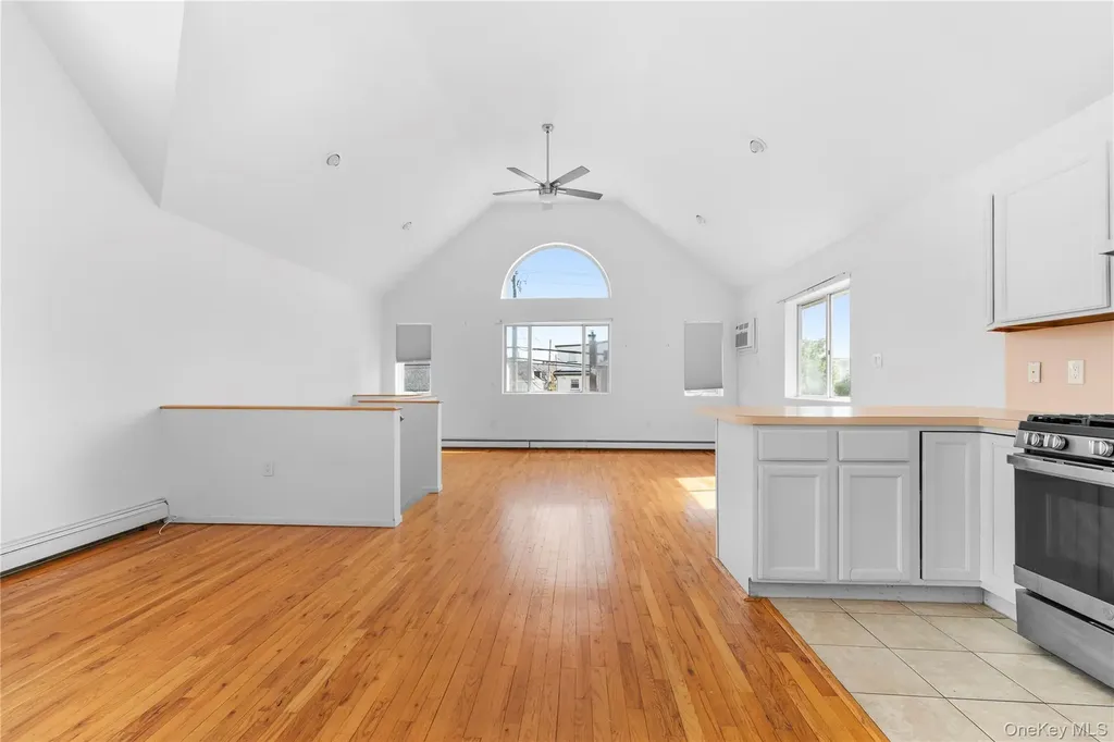 715 E Walnut Street Long Beach NY 11561