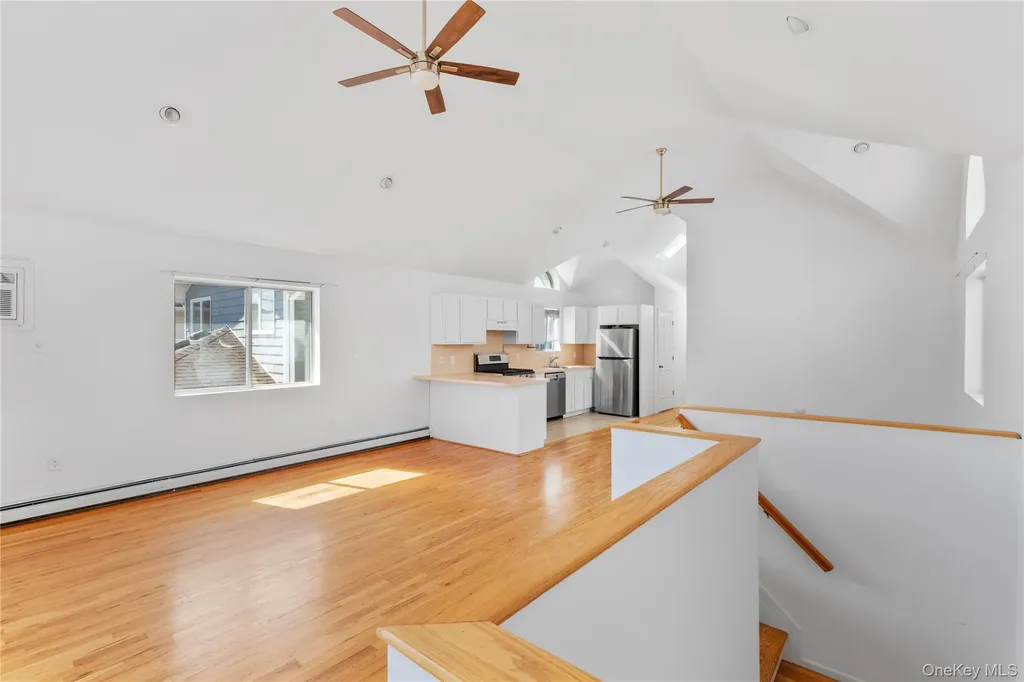 715 E Walnut Street Long Beach NY 11561