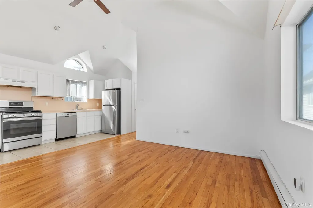 715 E Walnut Street Long Beach NY 11561