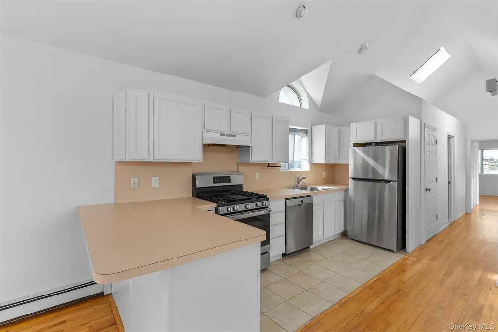 715 E Walnut Street Long Beach NY 11561