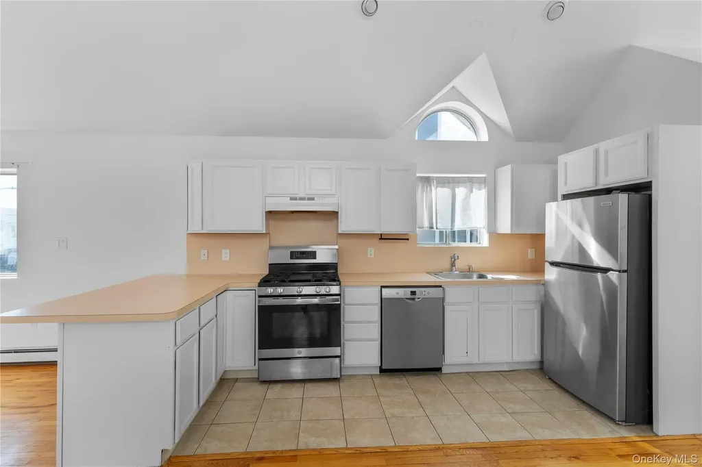 715 E Walnut Street Long Beach NY 11561