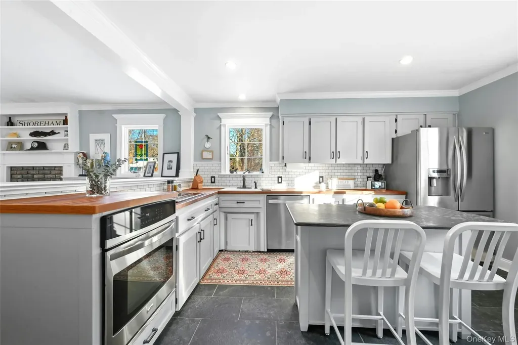 19 Walnut Drive Shoreham NY 11786