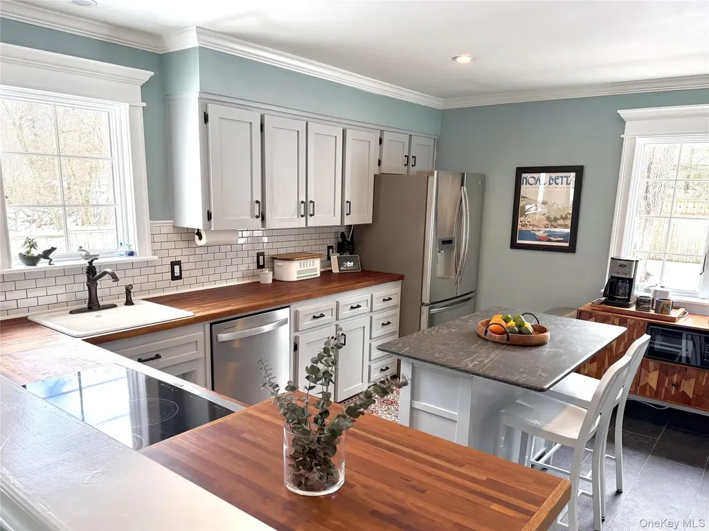 19 Walnut Drive Shoreham NY 11786
