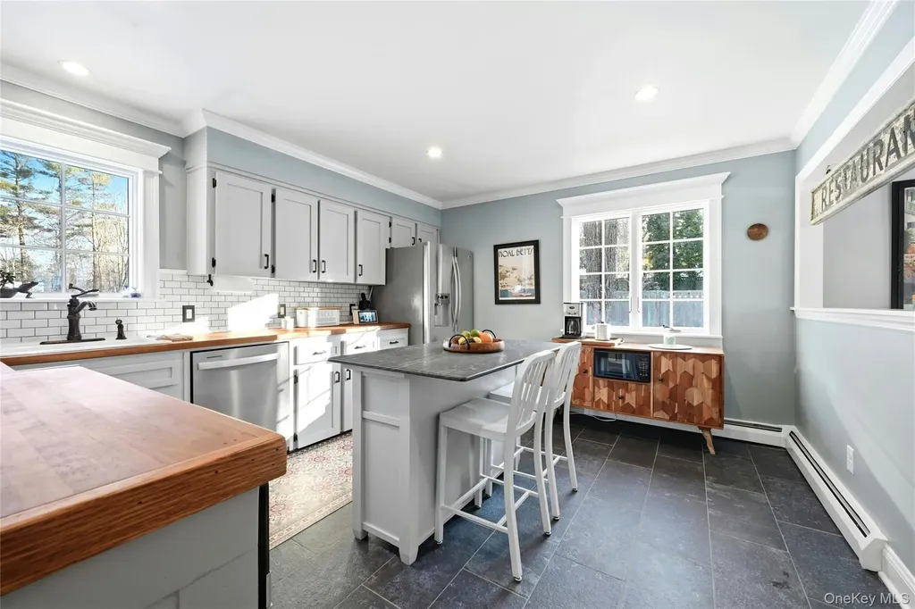 19 Walnut Drive Shoreham NY 11786