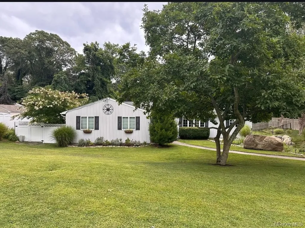 19 Walnut Drive Shoreham NY 11786