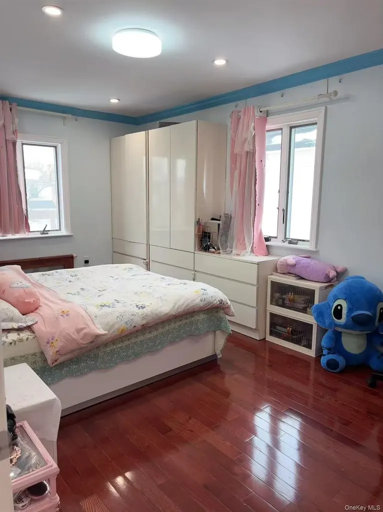 7547 193rd Street Fresh Meadows NY 11366