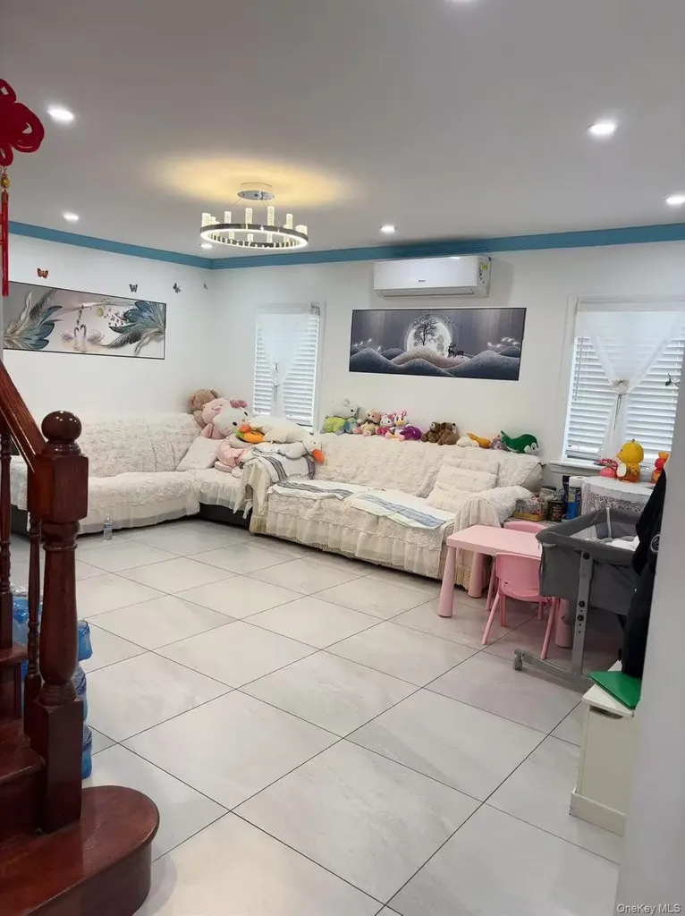7547 193rd Street Fresh Meadows NY 11366