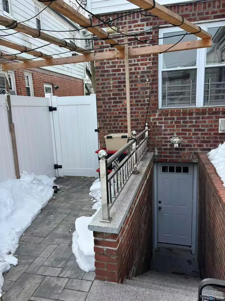 7547 193rd Street Fresh Meadows NY 11366