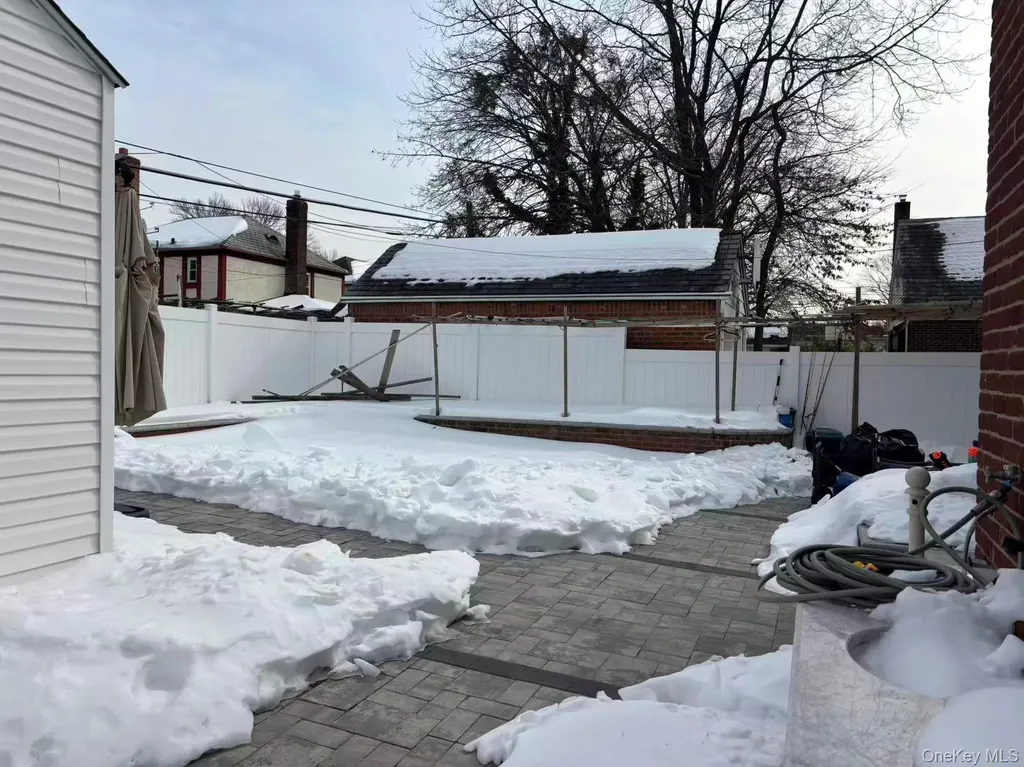 7547 193rd Street Fresh Meadows NY 11366