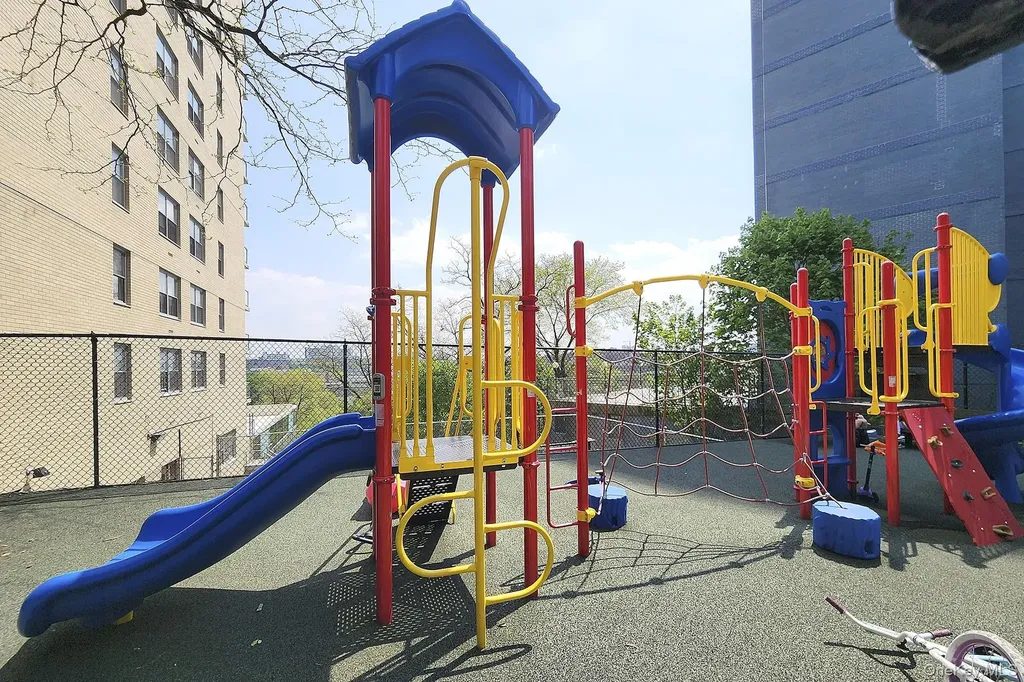 2500 Johnson Avenue Bronx NY 10463