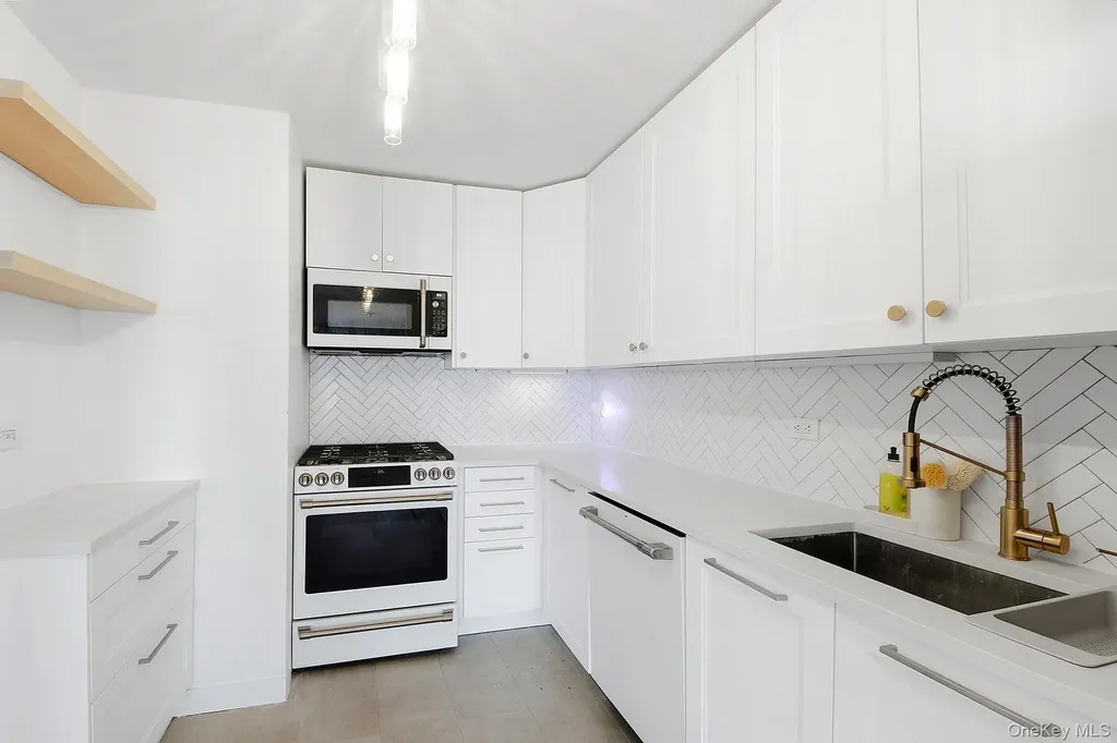 2500 Johnson Avenue Bronx NY 10463