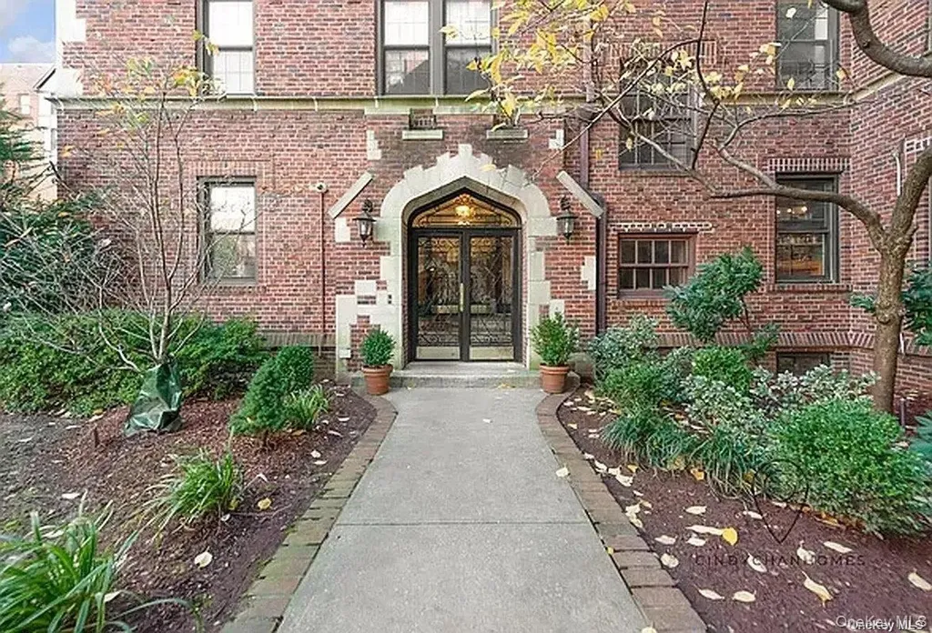 68-20 Burns Street Forest Hills NY 11375