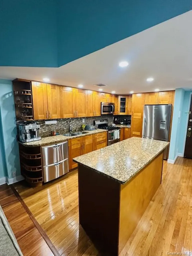 190 Schofield Street Bronx NY 10464