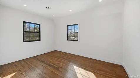 18 Lakeside Drive New Rochelle NY 10801