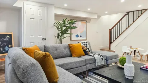 18 Lakeside Drive New Rochelle NY 10801