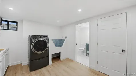 18 Lakeside Drive New Rochelle NY 10801