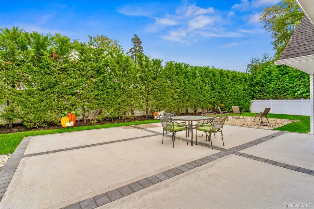 262 Channon Road Hewlett NY 11557