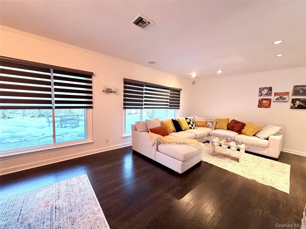 262 Channon Road Hewlett NY 11557
