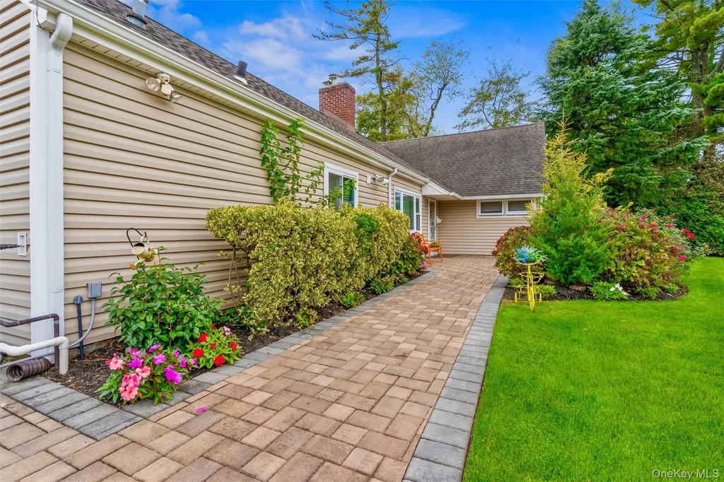 262 Channon Road Hewlett NY 11557