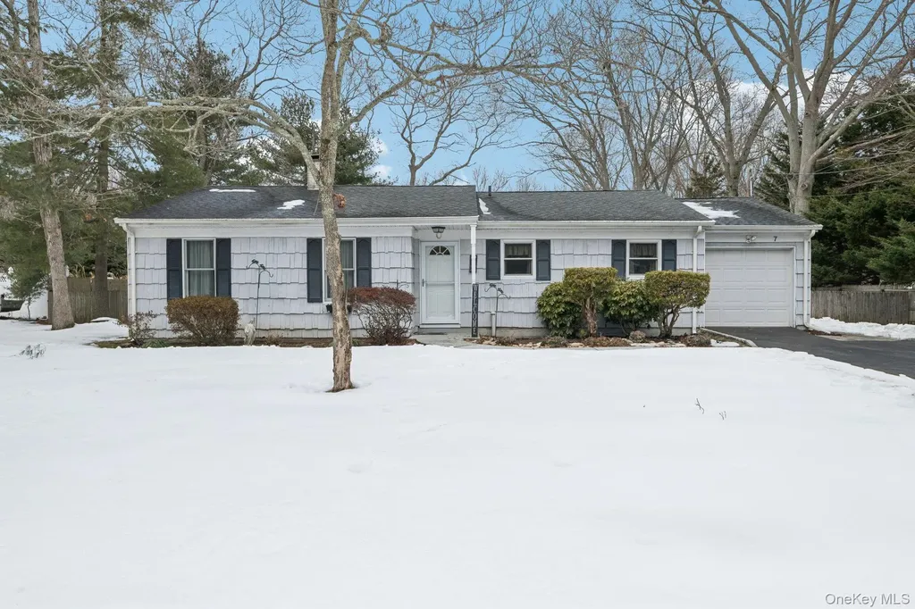 7 Joni Drive Mount Sinai NY 11766