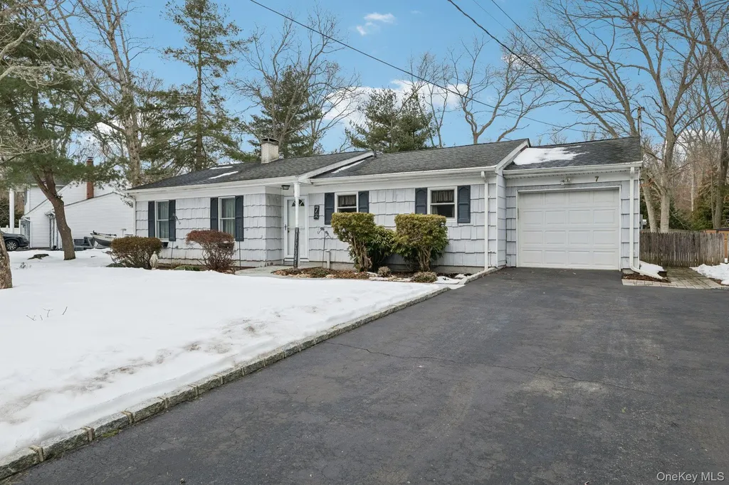 7 Joni Drive Mount Sinai NY 11766