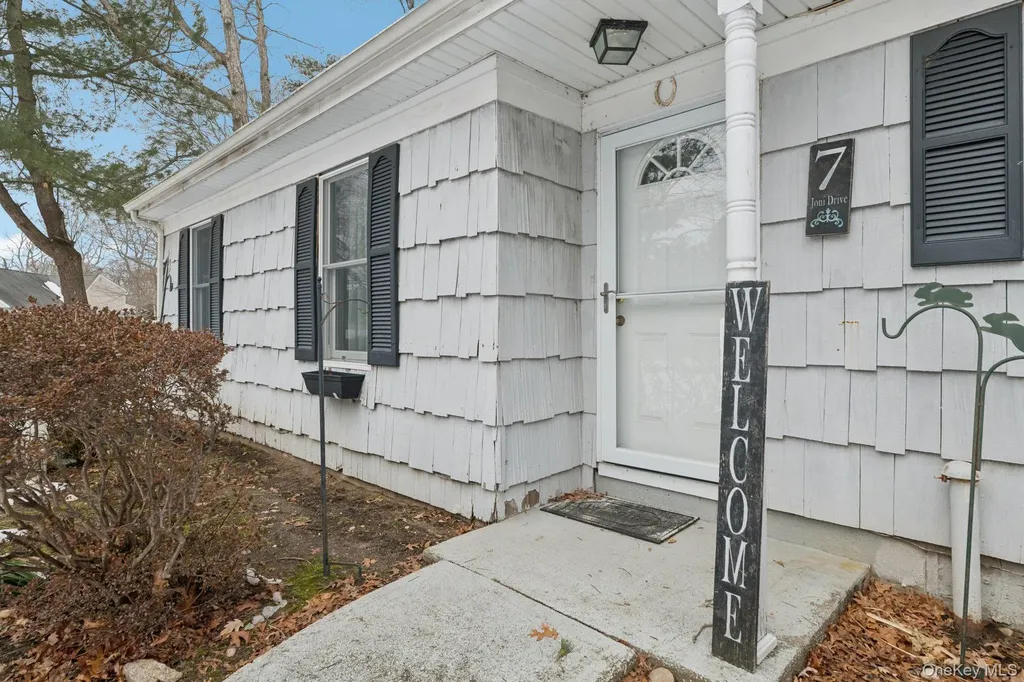 7 Joni Drive Mount Sinai NY 11766