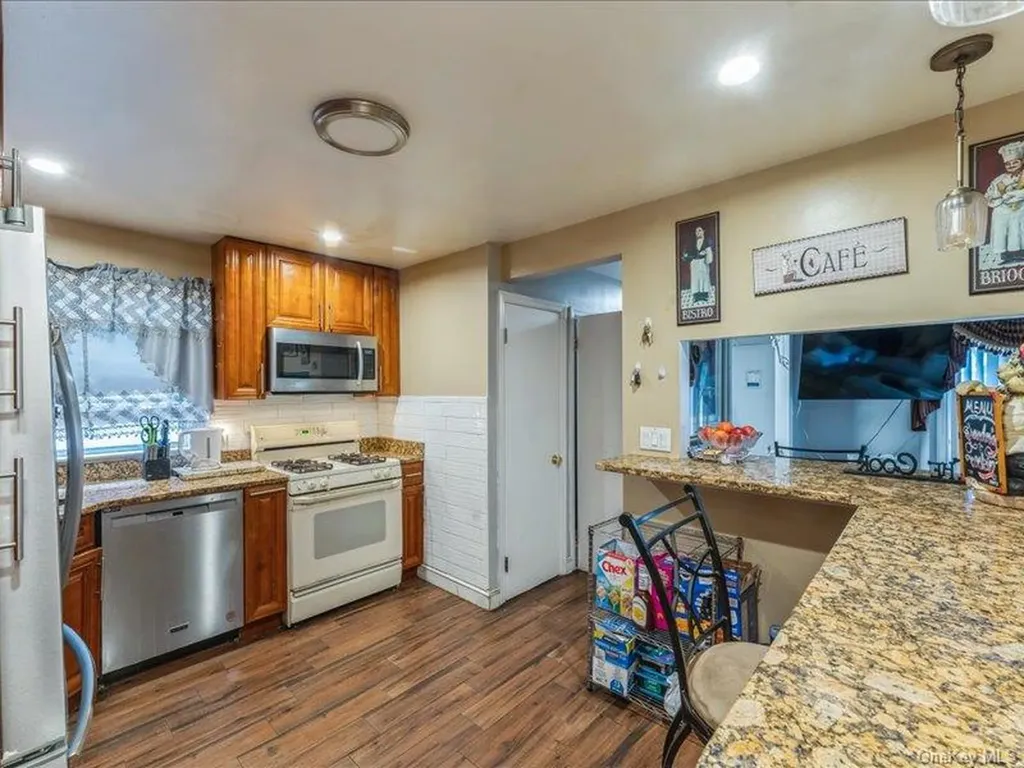 235-36 148th Avenue Rosedale NY 11422