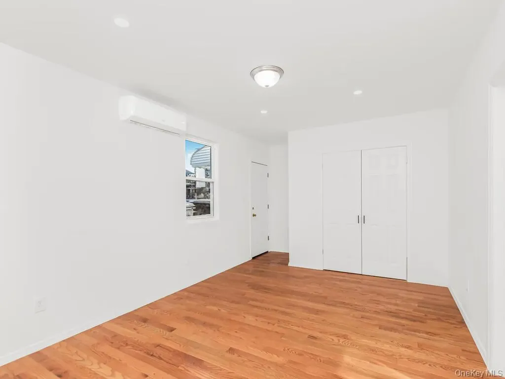 940 E 212th Street Bronx NY 10469