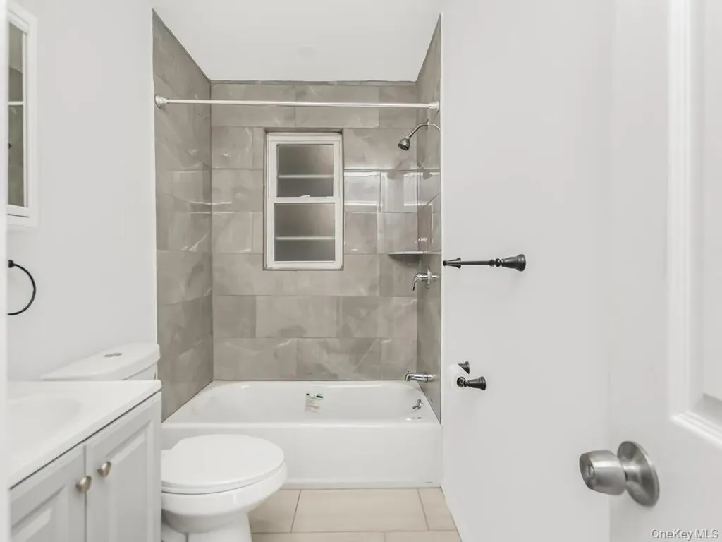 940 E 212th Street Bronx NY 10469