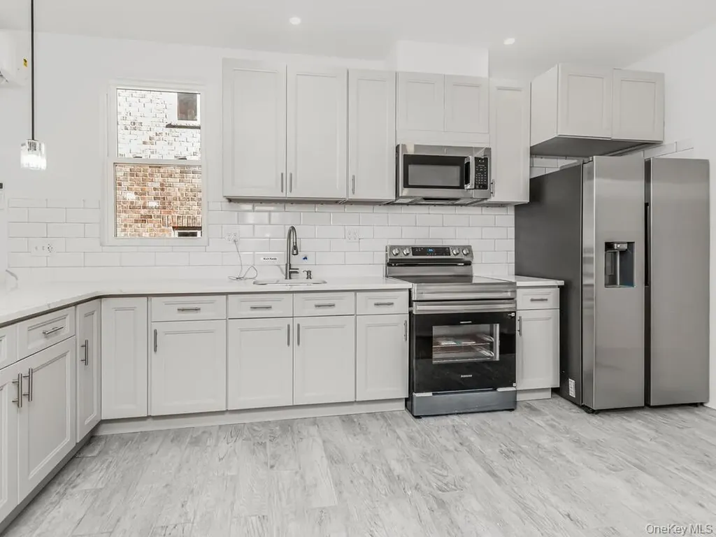 940 E 212th Street Bronx NY 10469