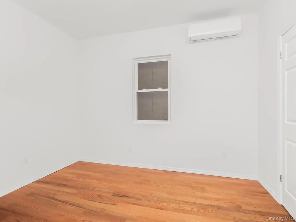 940 E 212th Street Bronx NY 10469