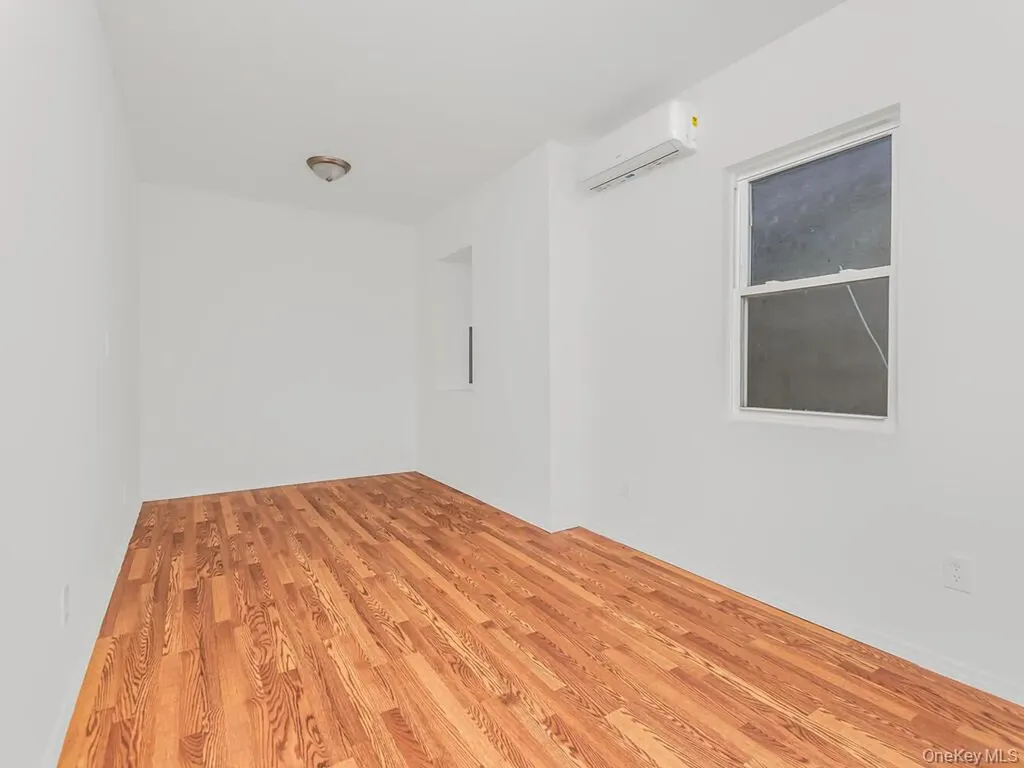 940 E 212th Street Bronx NY 10469