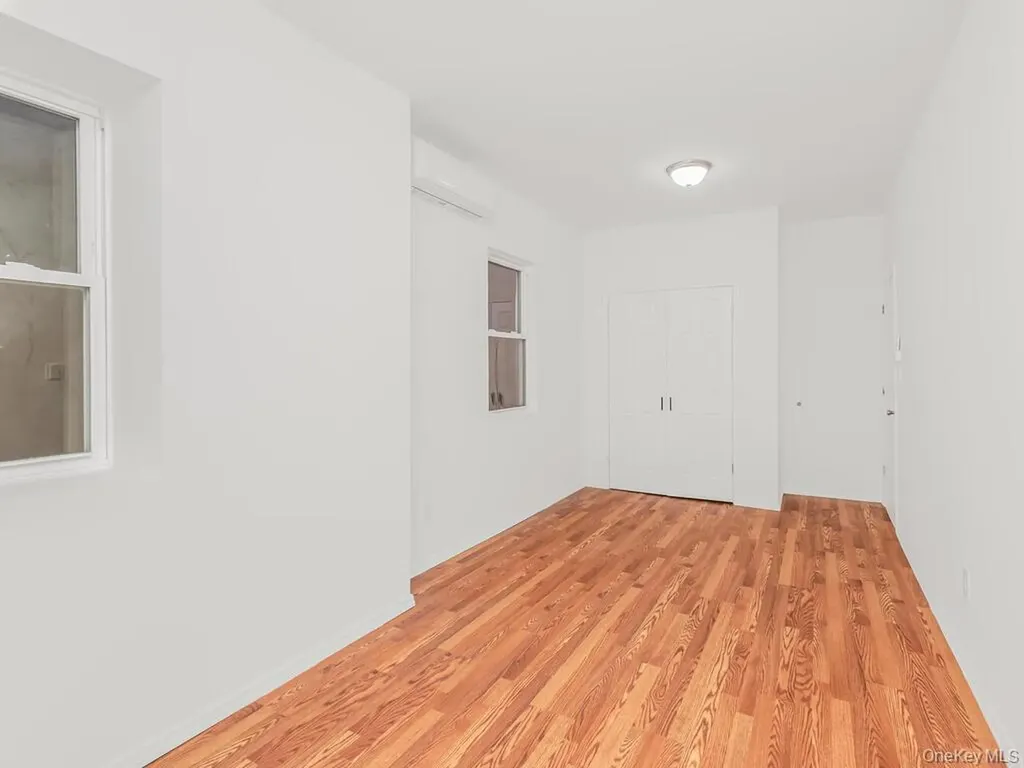 940 E 212th Street Bronx NY 10469