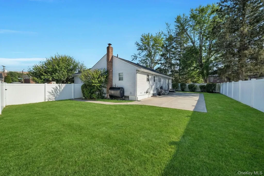 1 Stauber Drive Plainview NY 11803