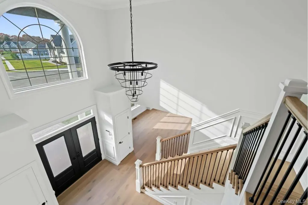 457 Pond Path East Setauket NY 11733